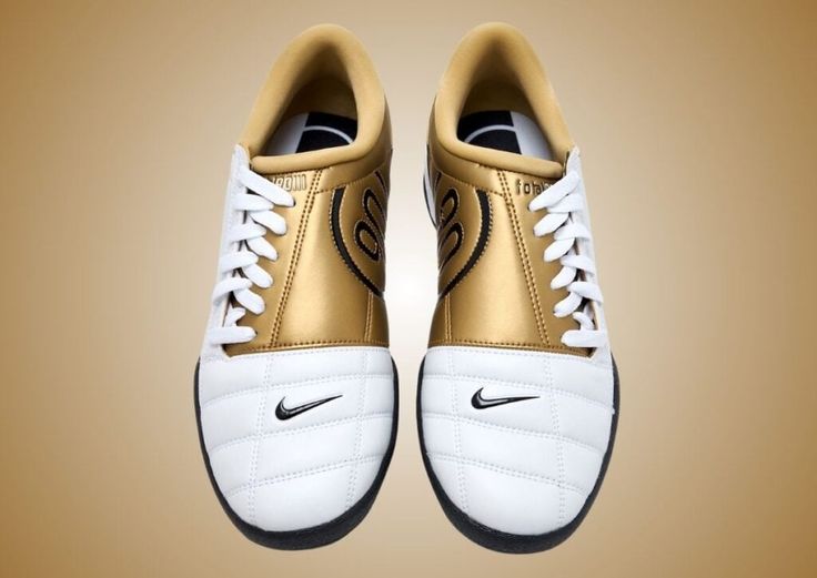 👟 Nike Total 90 III – White & Gold Edition 👑